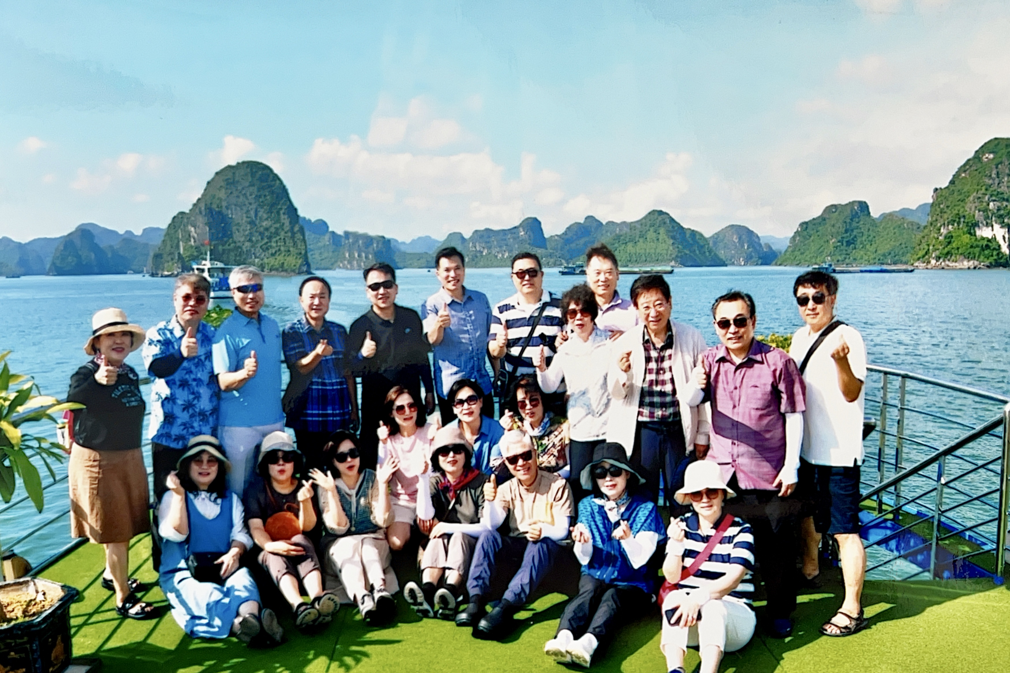 acecf6c4b6fe5c92dcde02afaf2631b4.jpg